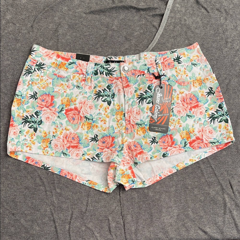 Floral New With Tags Print Women's Shorts Size 20